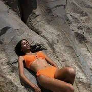 Bikini triangle avec anneaux orange