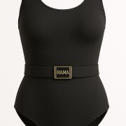 Une pièce symétrique avec ceinture noir