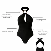 Une pièce drapée avec noeud noir