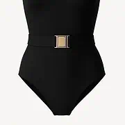 Une pièce asymétrique avec ceinture noir